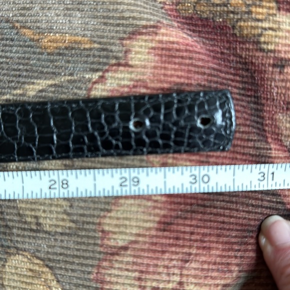 2 belts in 1! - Brighton vintage reversible black/brown belt (small-28”). - Picture 7 of 12